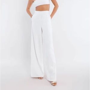 Maeve Reilly X BCBG Max Azria